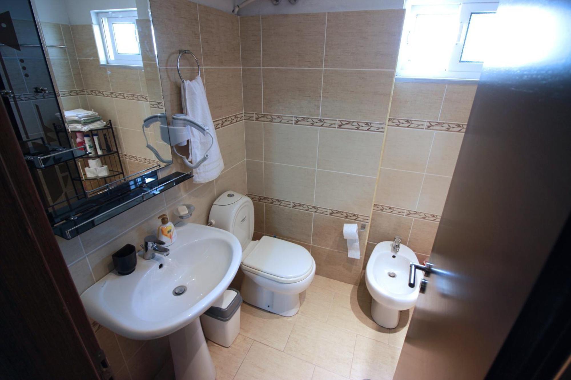 Apartament Duzgo Gjirokaster Bagian luar foto